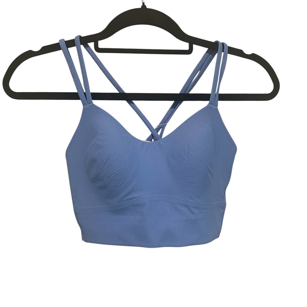37. NWT Lululemon like a cloud longline B/C Dot bra Size 6